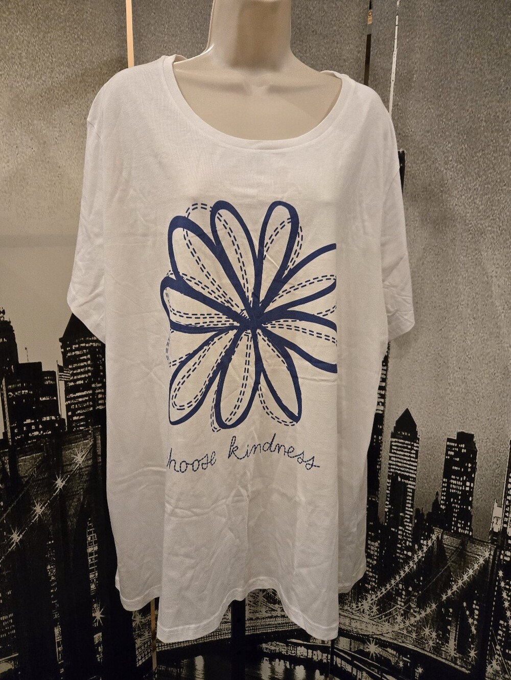 Instant Message New Size 3X Women's Short Sleeve Choose Kindness Tee